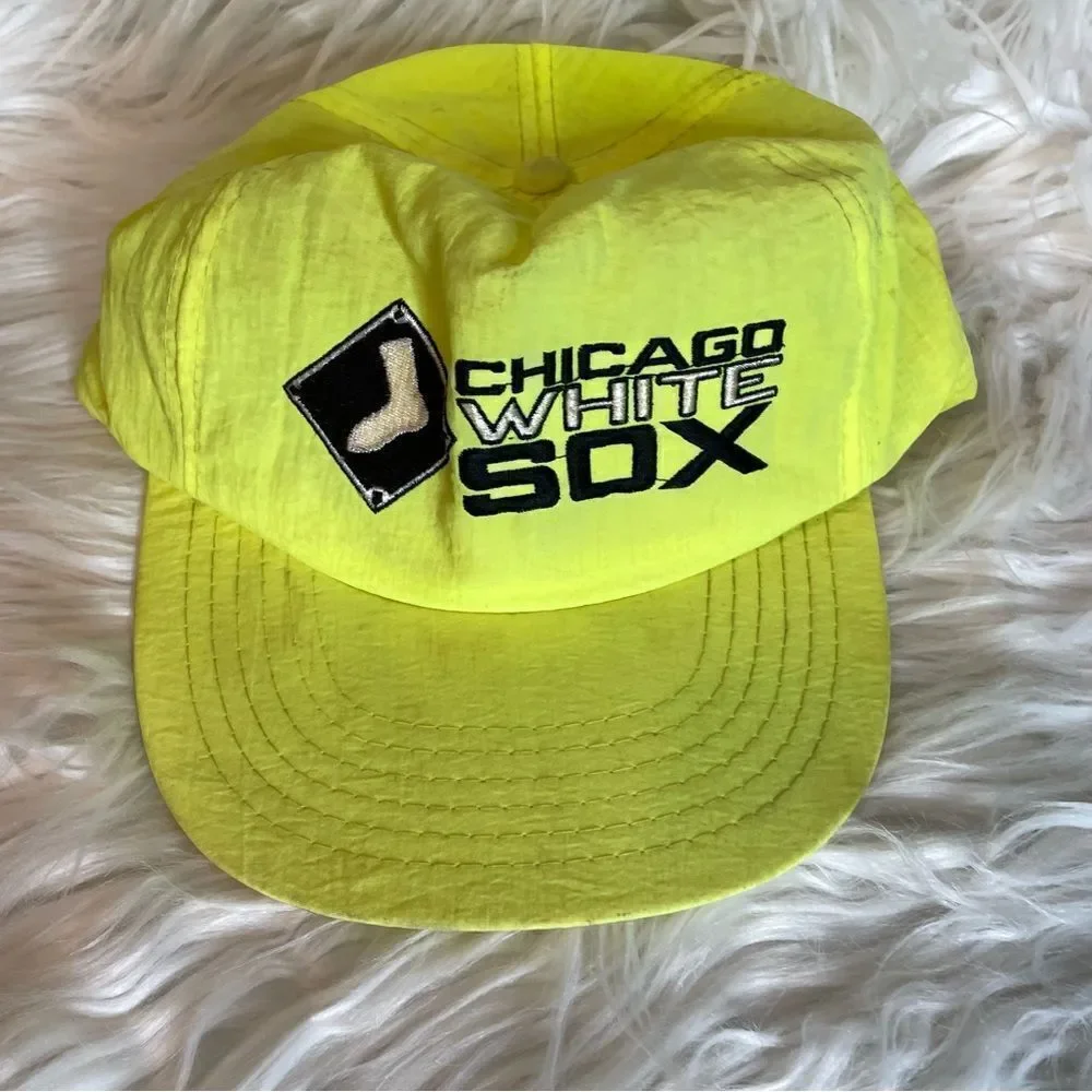Vintage 90s MLB Chicago White Sox Nylon Snapback Hat Cap Logo Neon